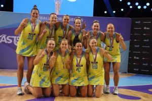 Australia's Fast5 Flyers take their first ever series win, giving Netball Australia a clean sweep of all the competitions in 2022. Image: Graeme Laughton-Mutu