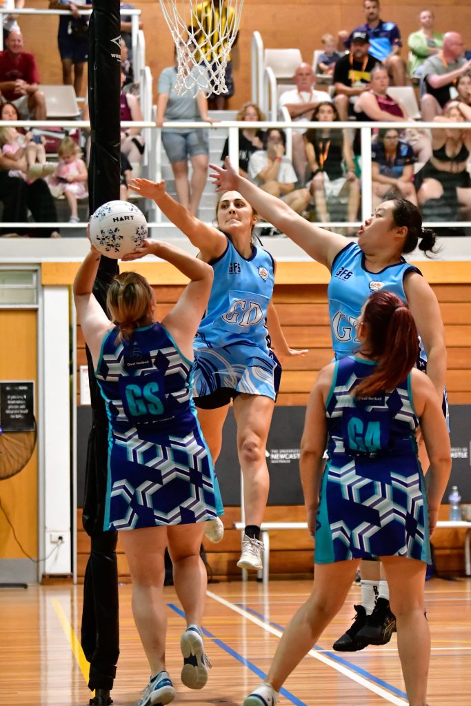 Victoria and New Zealand battled for gold in the netball at the Australian Deaf Games: Image: Simon Leonard