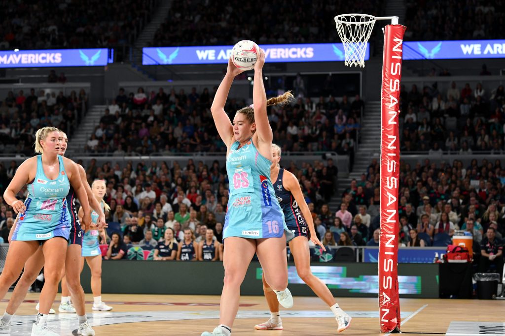 Rolene Streutker made her Mavericks and SSN debut in her side's loss to the Melbourne Vixens. Image: Aliesha Vicars