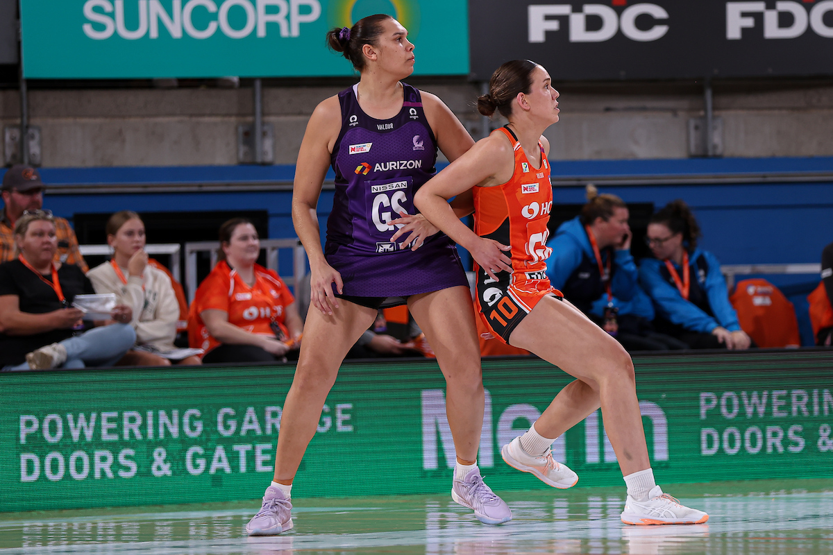 Donnell Wallam and Erin O'Brien eye the incoming pass. Image: May Bailey/Clusterpix Sports Photography via Netball Scoop